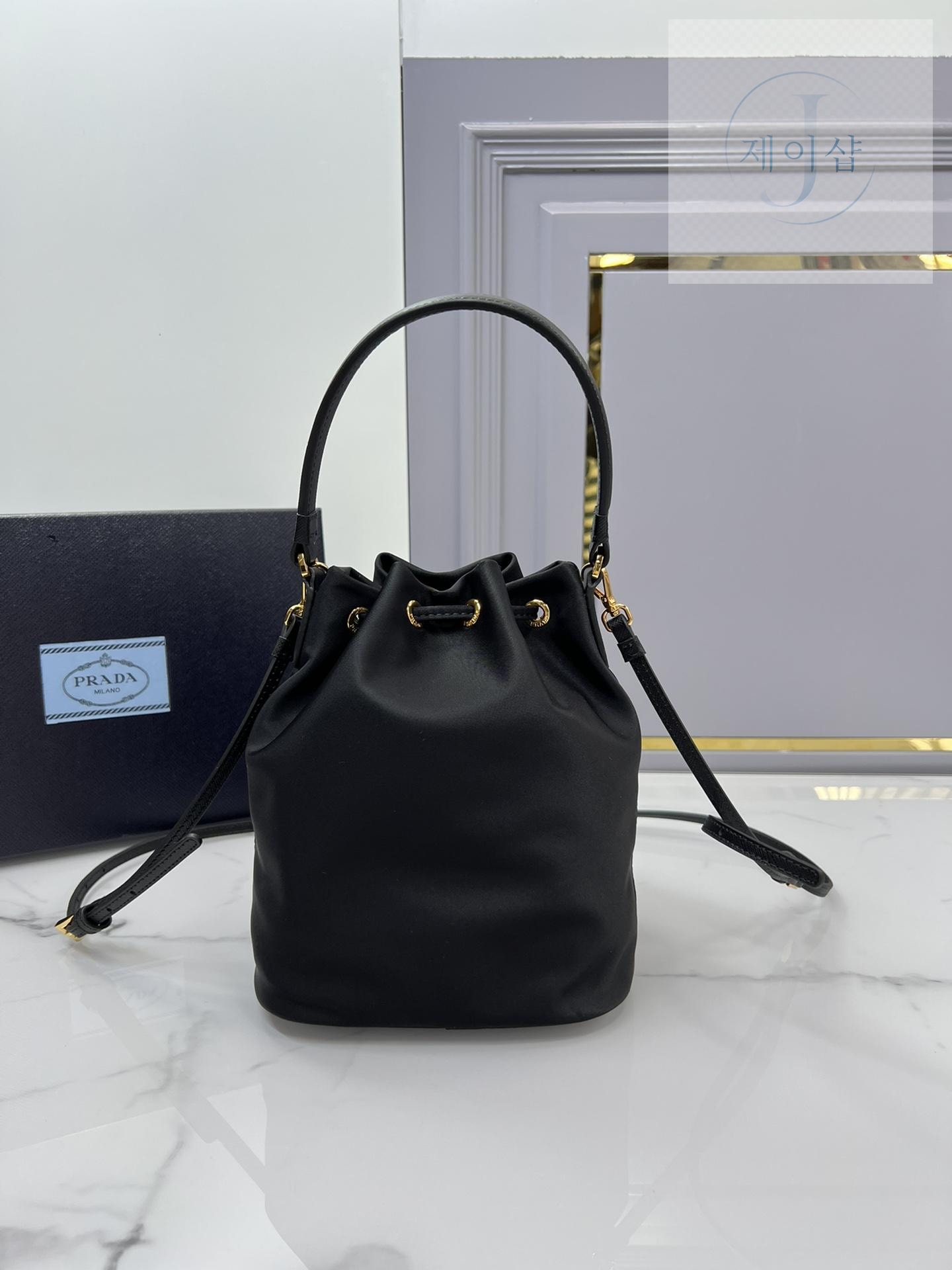 Prada Nylon Bucket - 상세 이미지