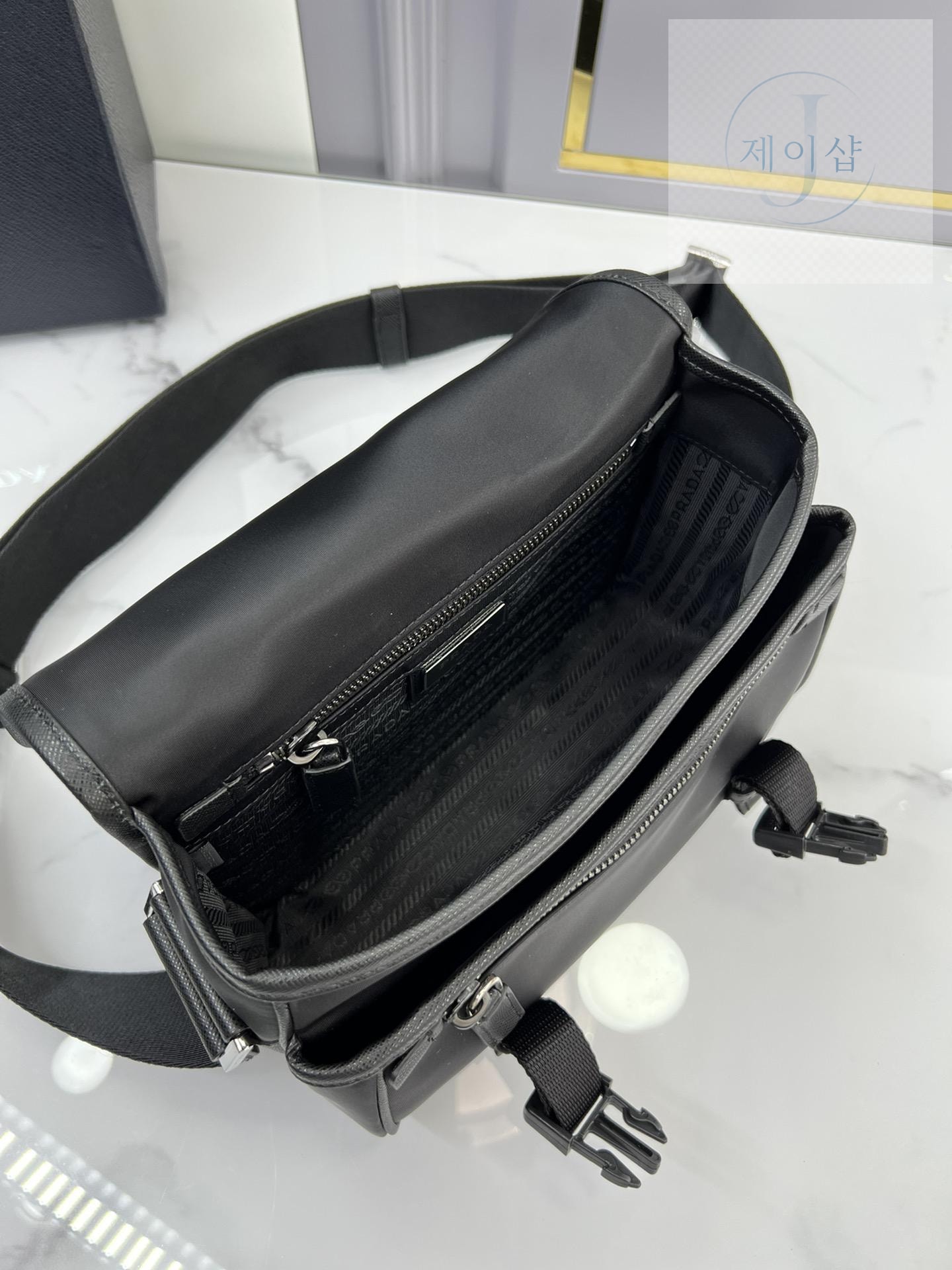Prada Nylon Cross - 상세 이미지