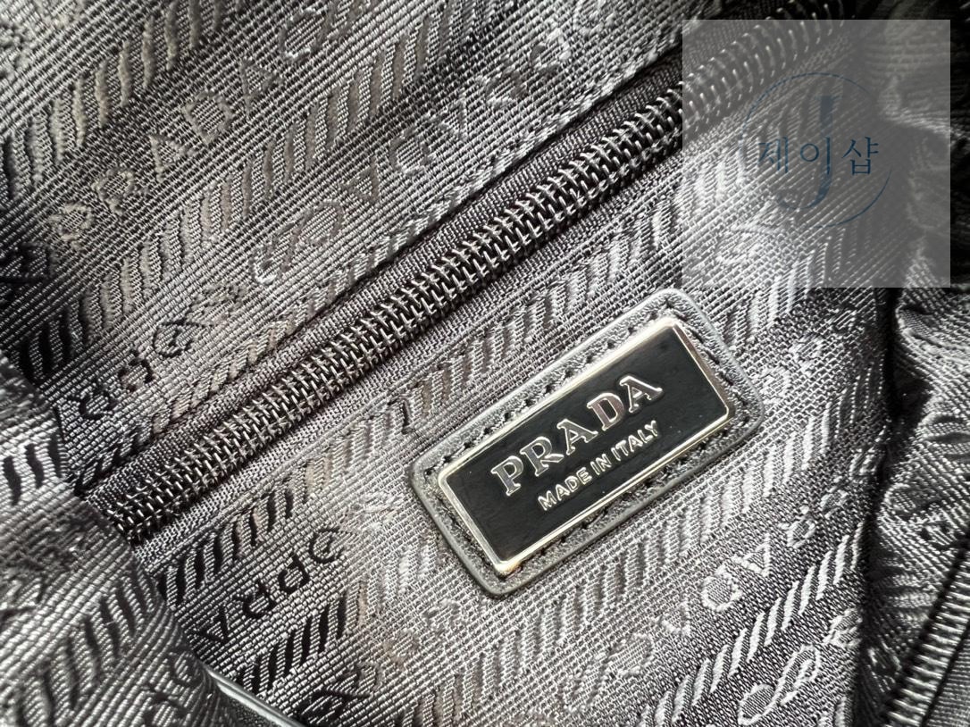 Prada Nylon Sling - 상세 이미지