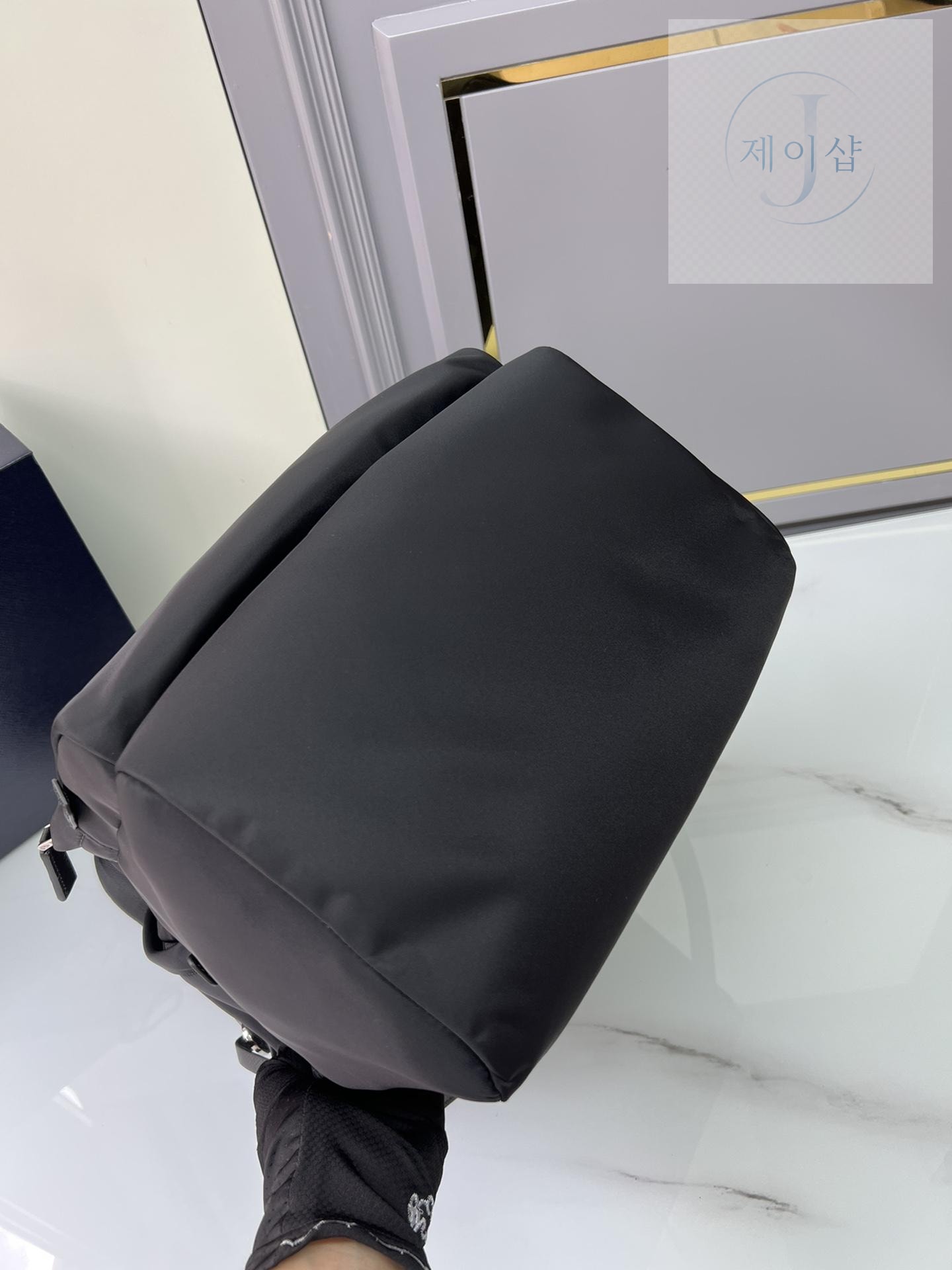 Prada Nylon Triangle Logo Backpack - 상세 이미지