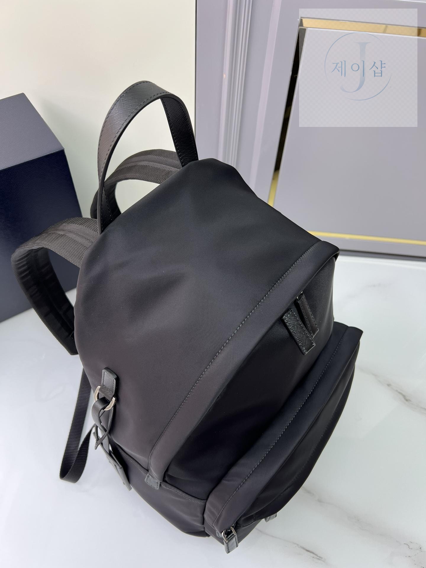 Prada Nylon Triangle Logo Backpack - 상세 이미지