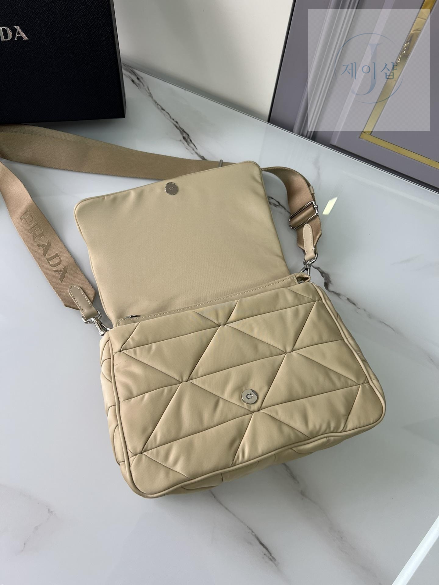 Prada Padded Re-Nylon Shoulder - 상세 이미지