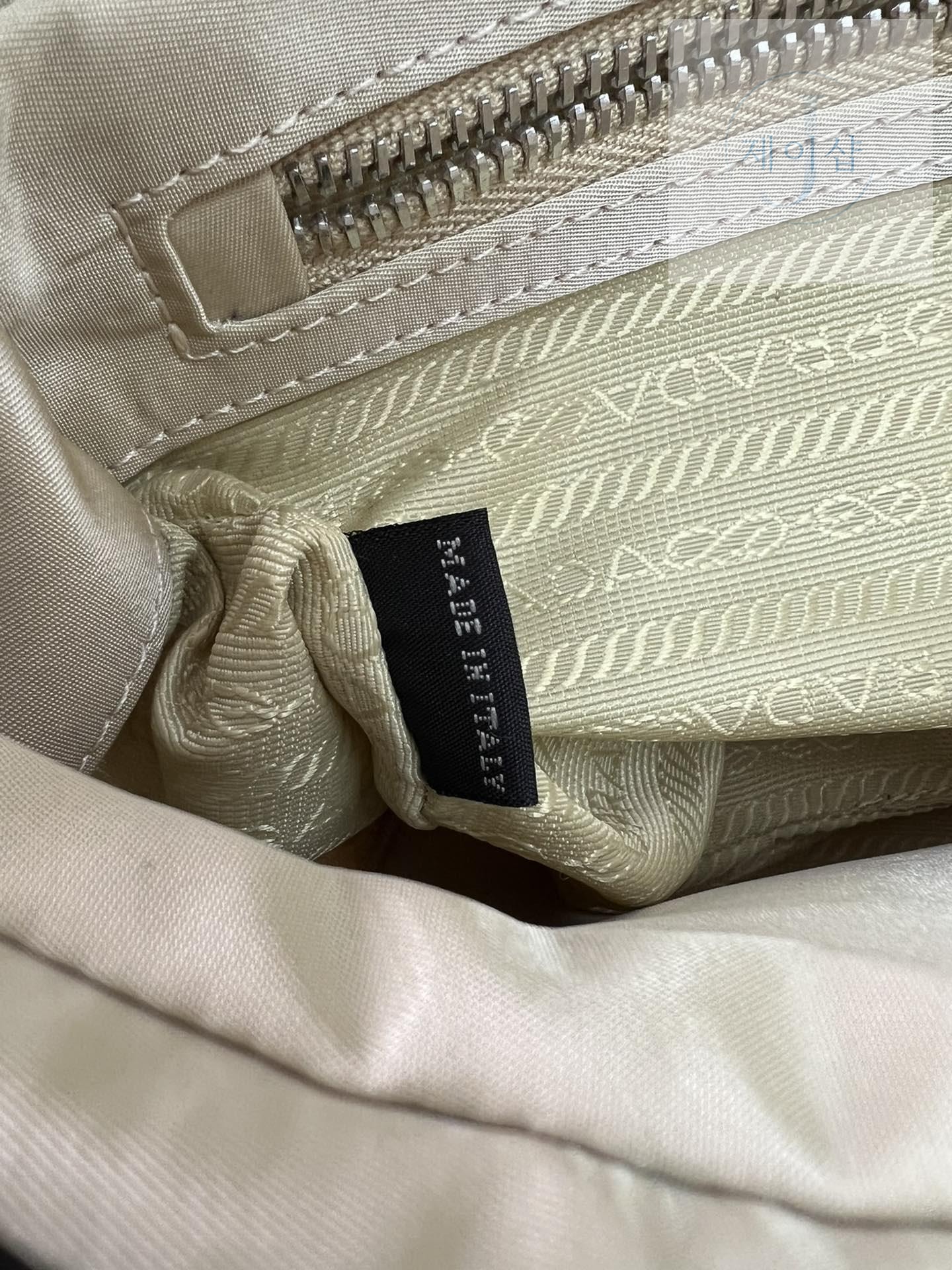 Prada Padded Re-Nylon Shoulder - 상세 이미지