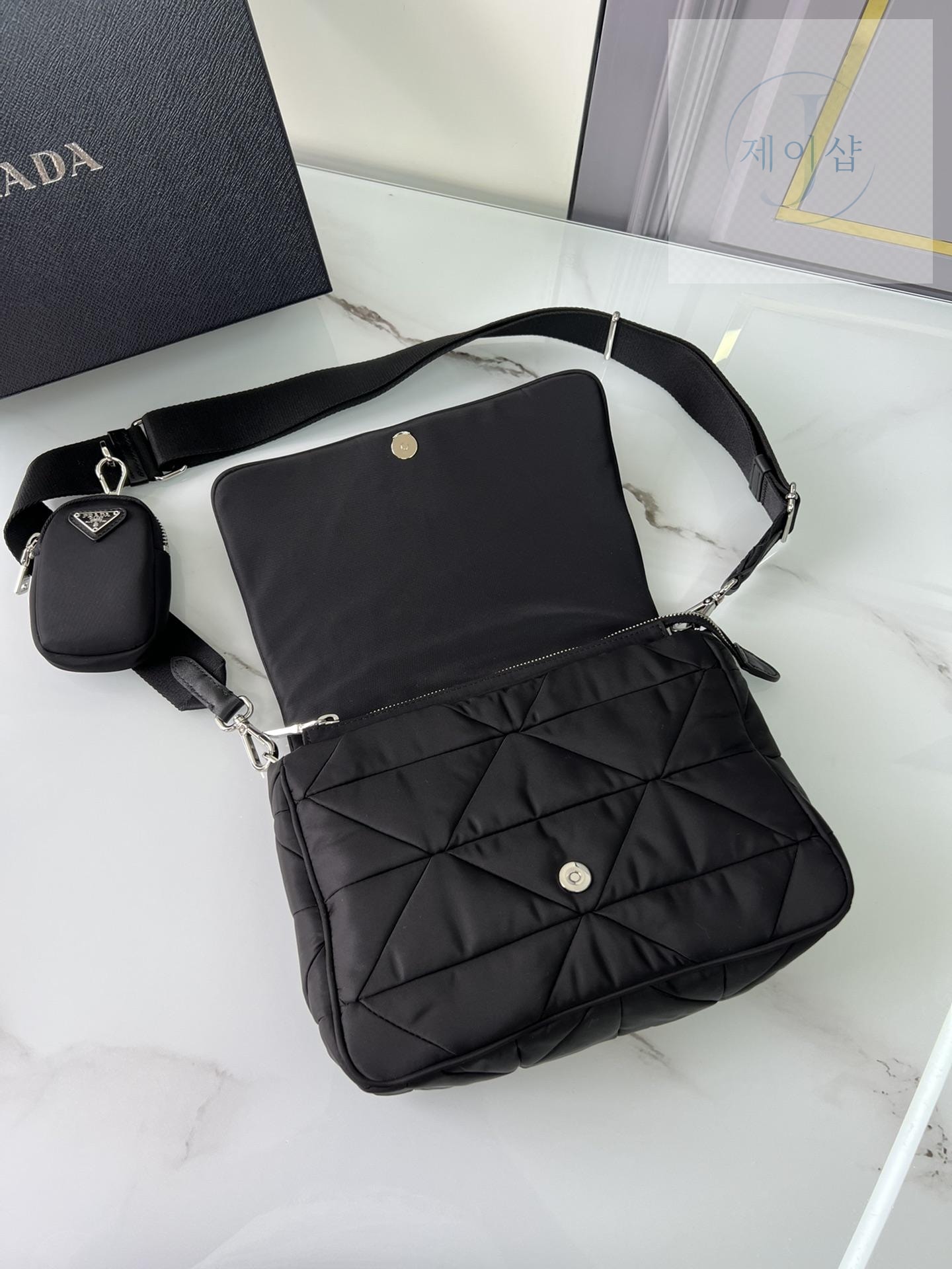 Prada Padded Re-Nylon Shoulder - 상세 이미지