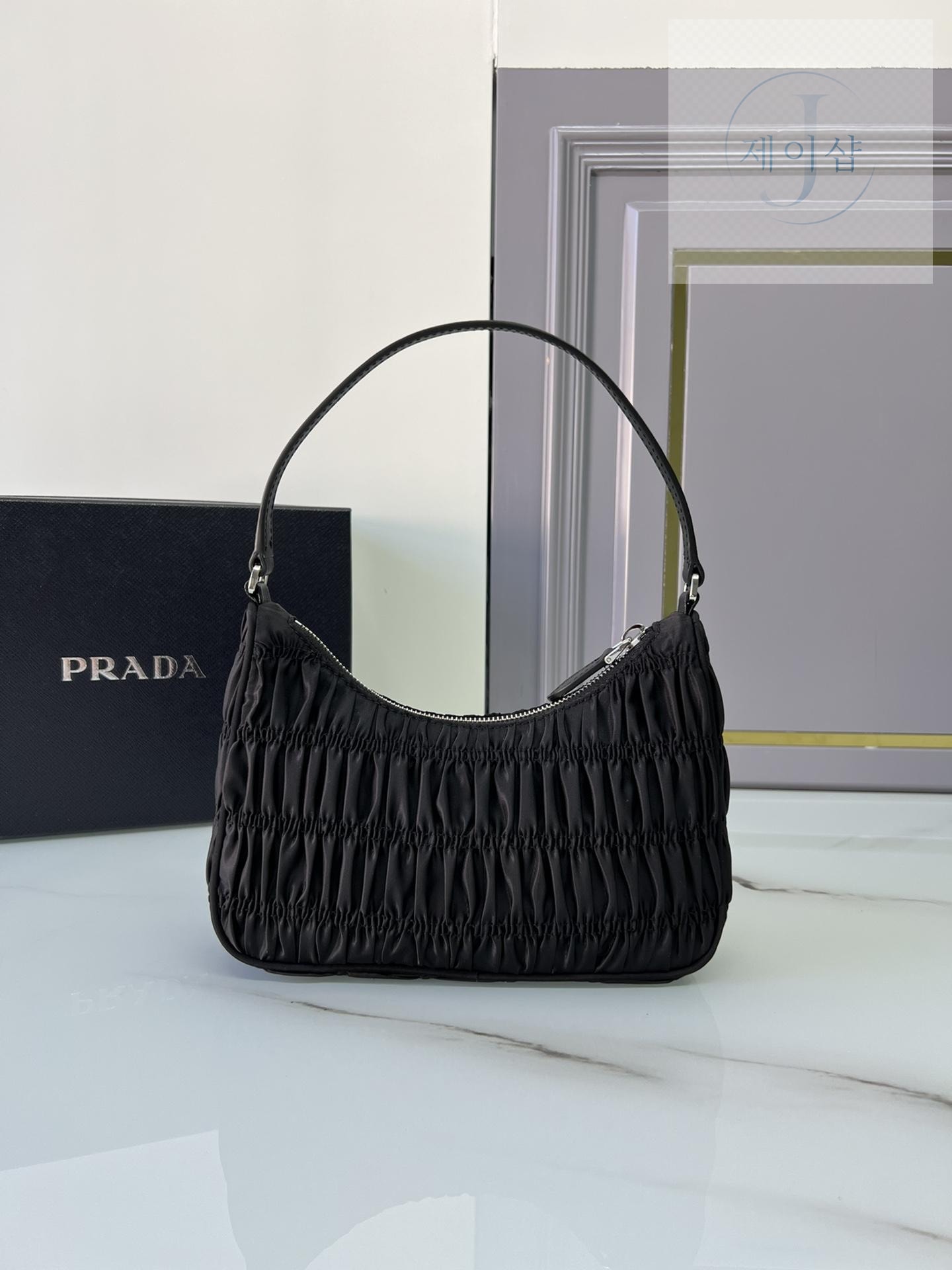 Prada Re-Edition 2000 Hobo - 상세 이미지
