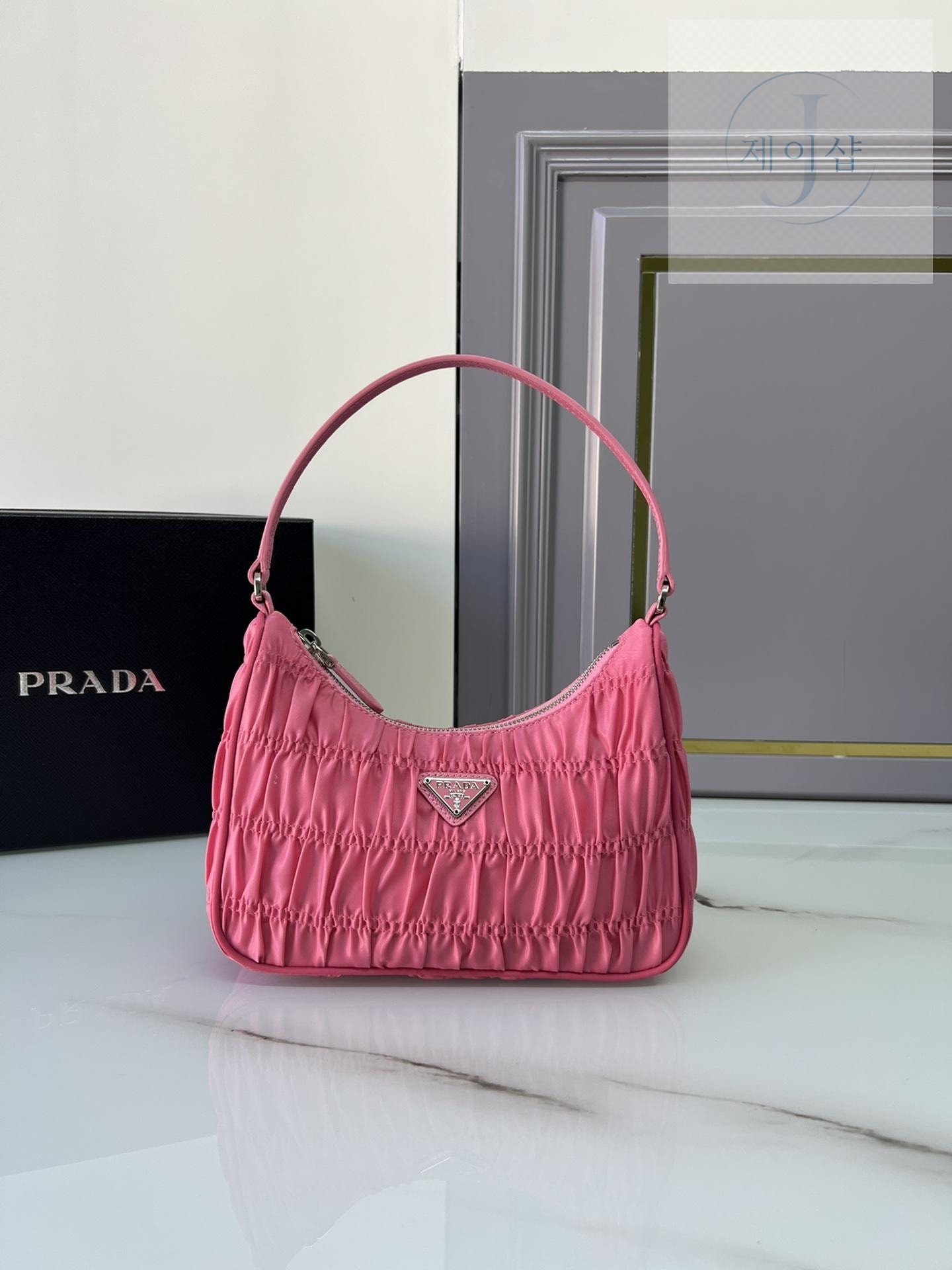 Prada Re-Edition 2000 Hobo - 상세 이미지