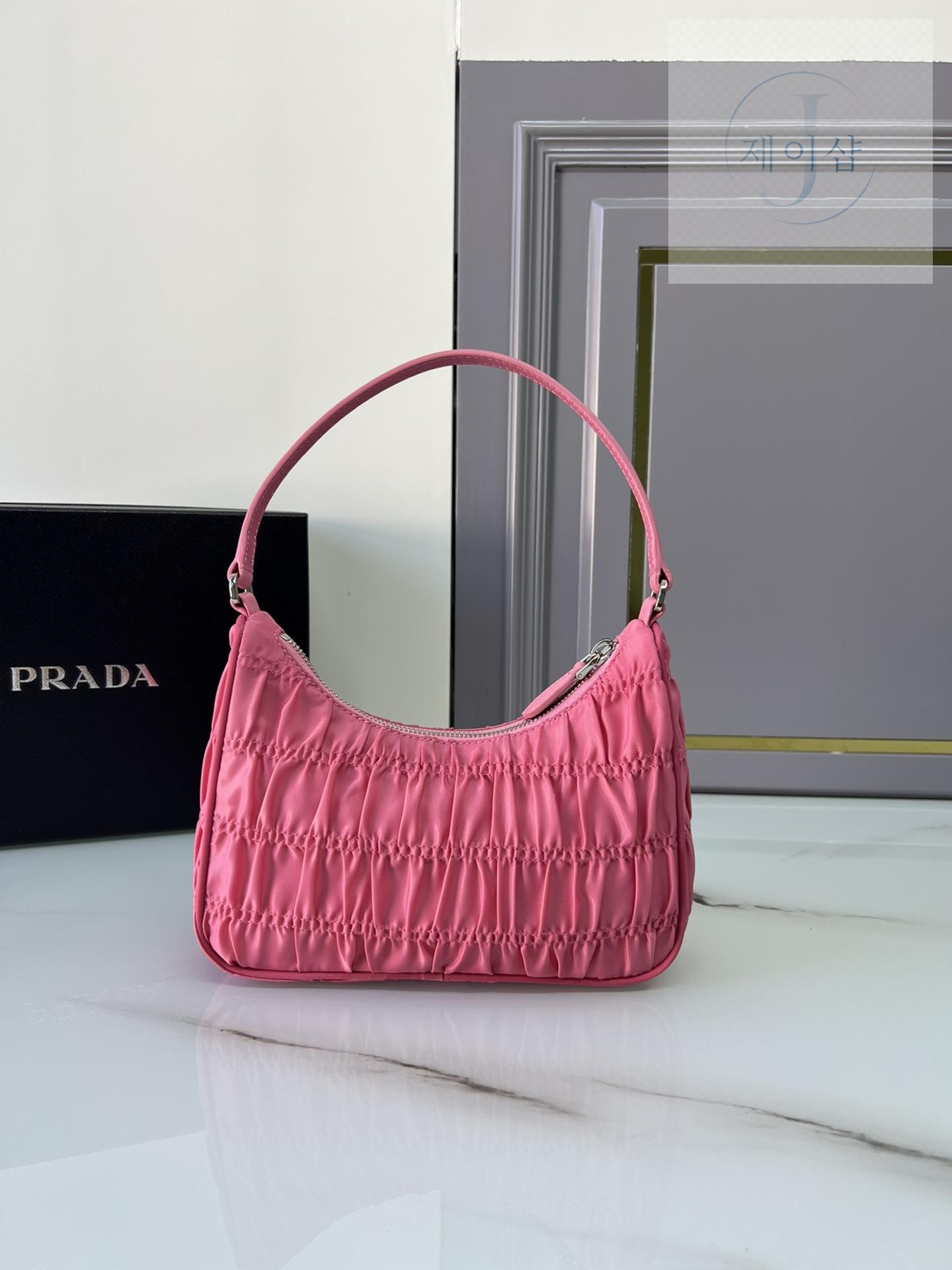 Prada Re-Edition 2000 Hobo - 상세 이미지