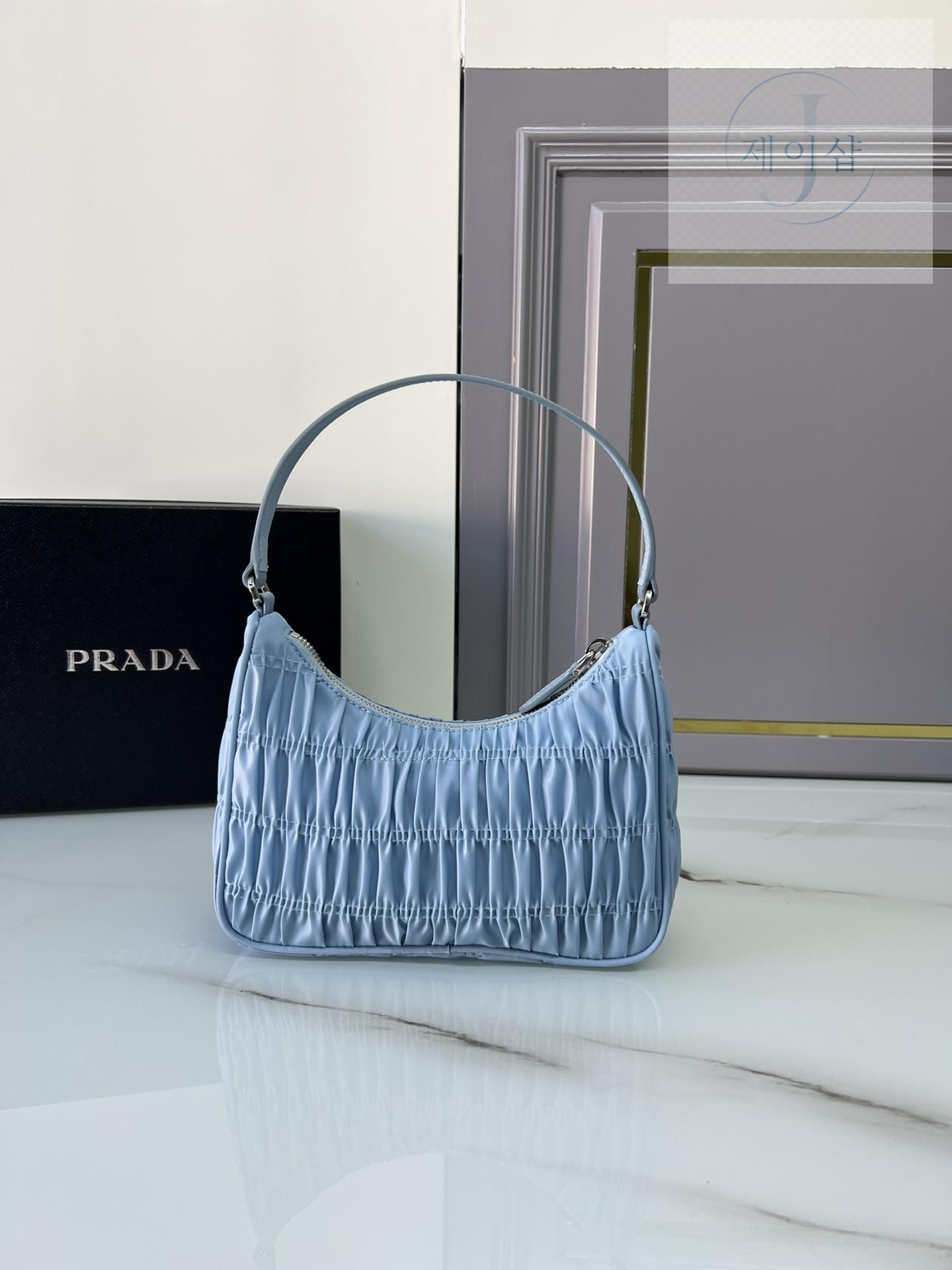Prada Re-Edition 2000 Hobo - 상세 이미지