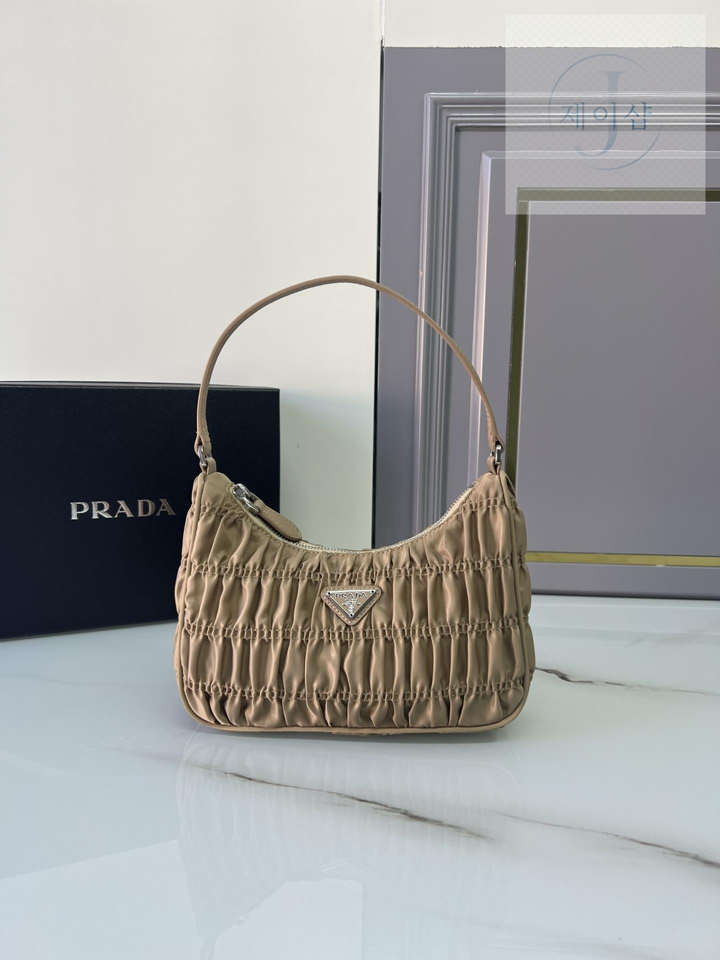 Prada Re-Edition 2000 Hobo - 상세 이미지