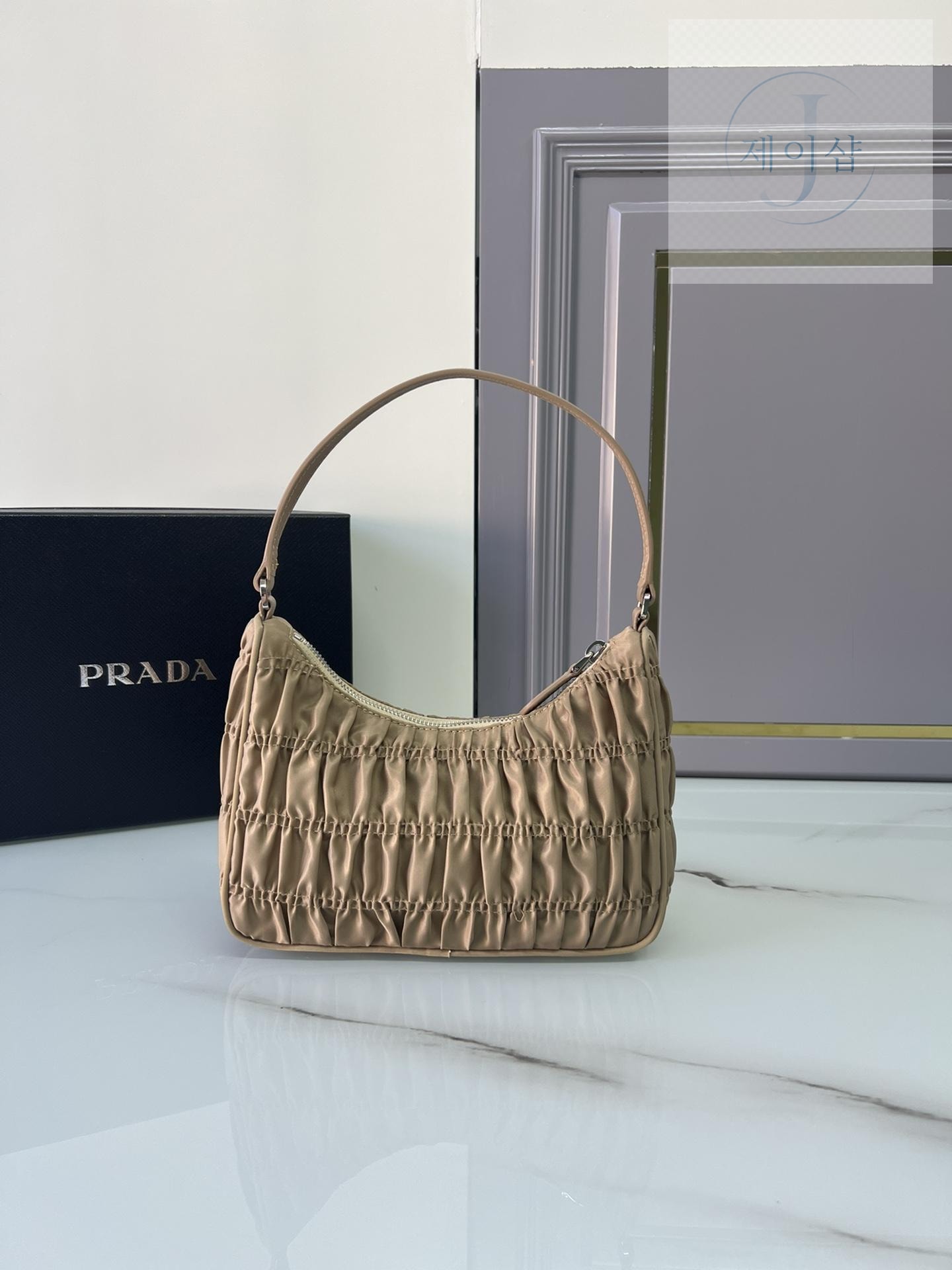 Prada Re-Edition 2000 Hobo - 상세 이미지