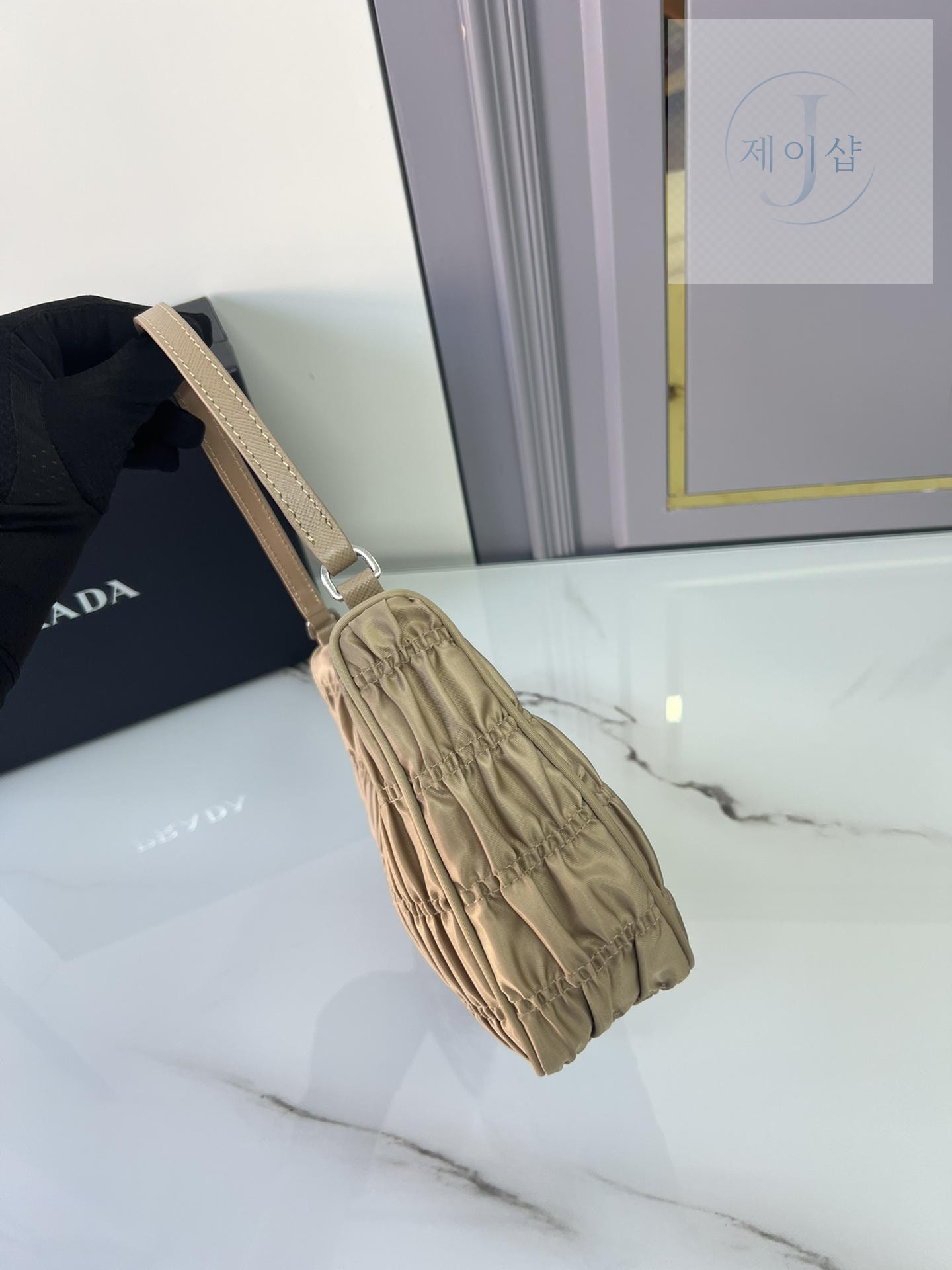 Prada Re-Edition 2000 Hobo - 상세 이미지