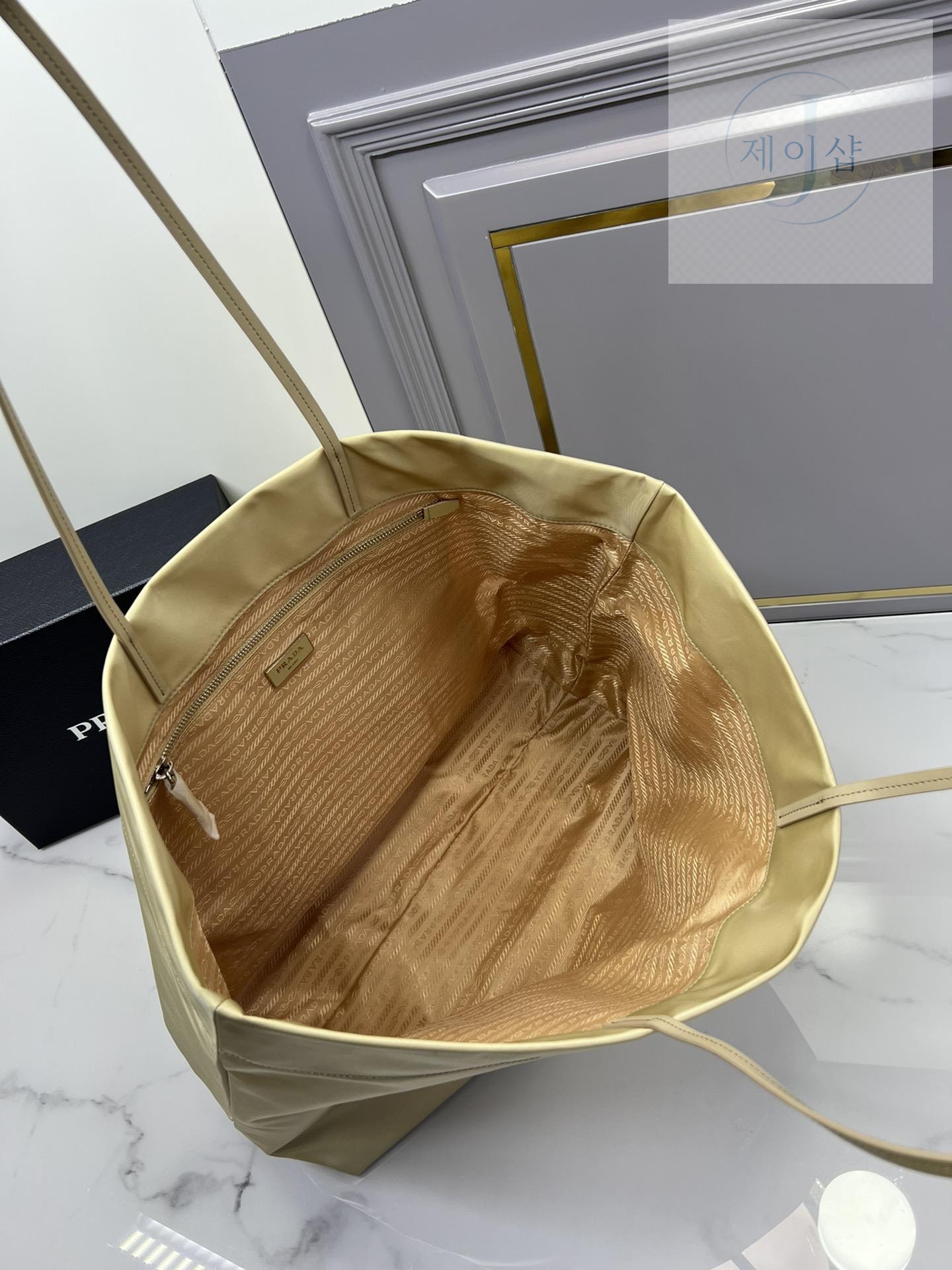 Prada Re-Edition Nylon Tote - 상세 이미지