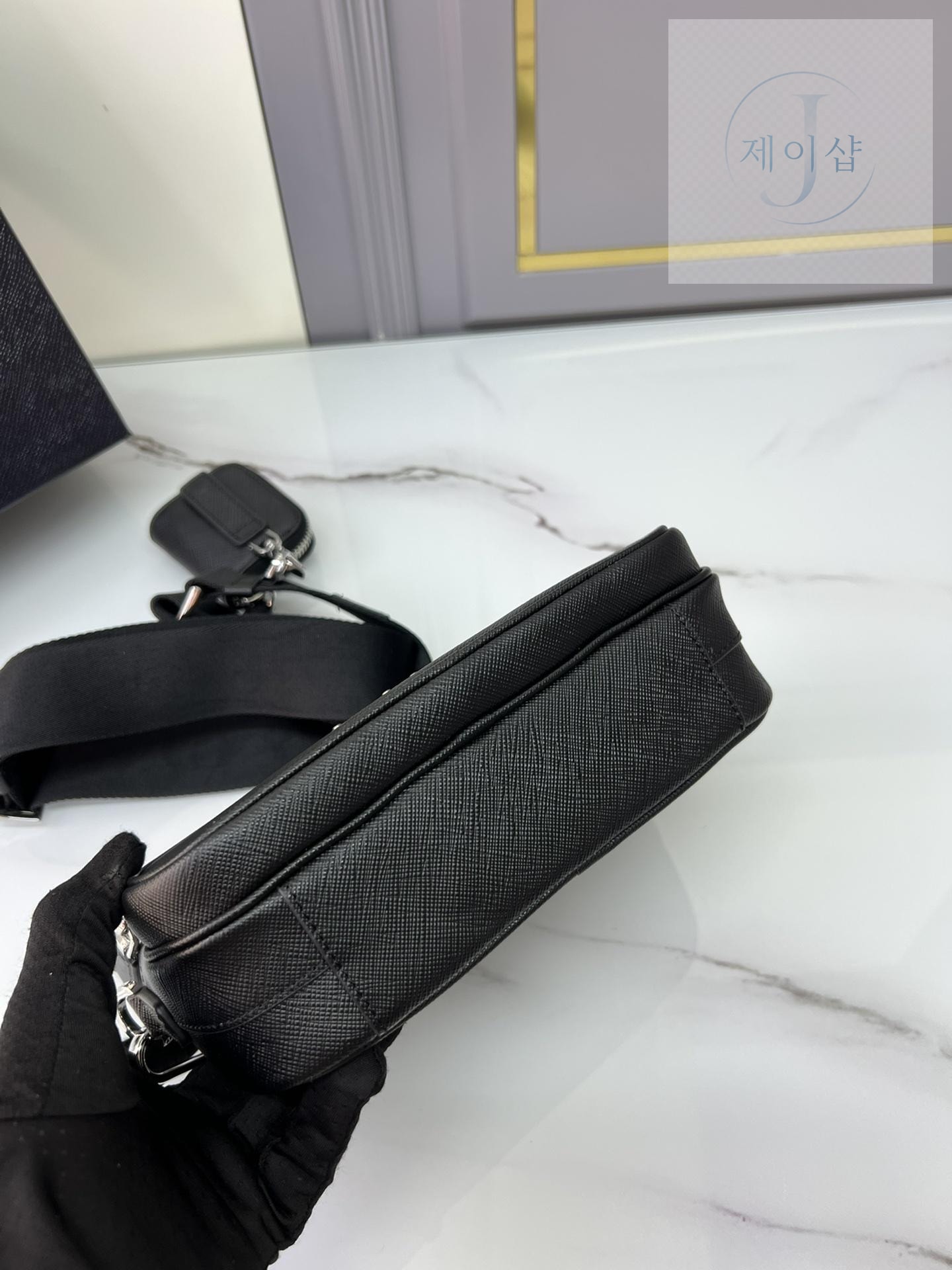 Prada Saffiano Leather Shoulder - 상세 이미지
