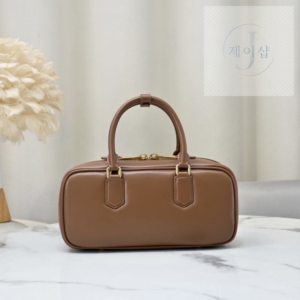 Miu Miu Arcadie Leather Large - 상세 이미지