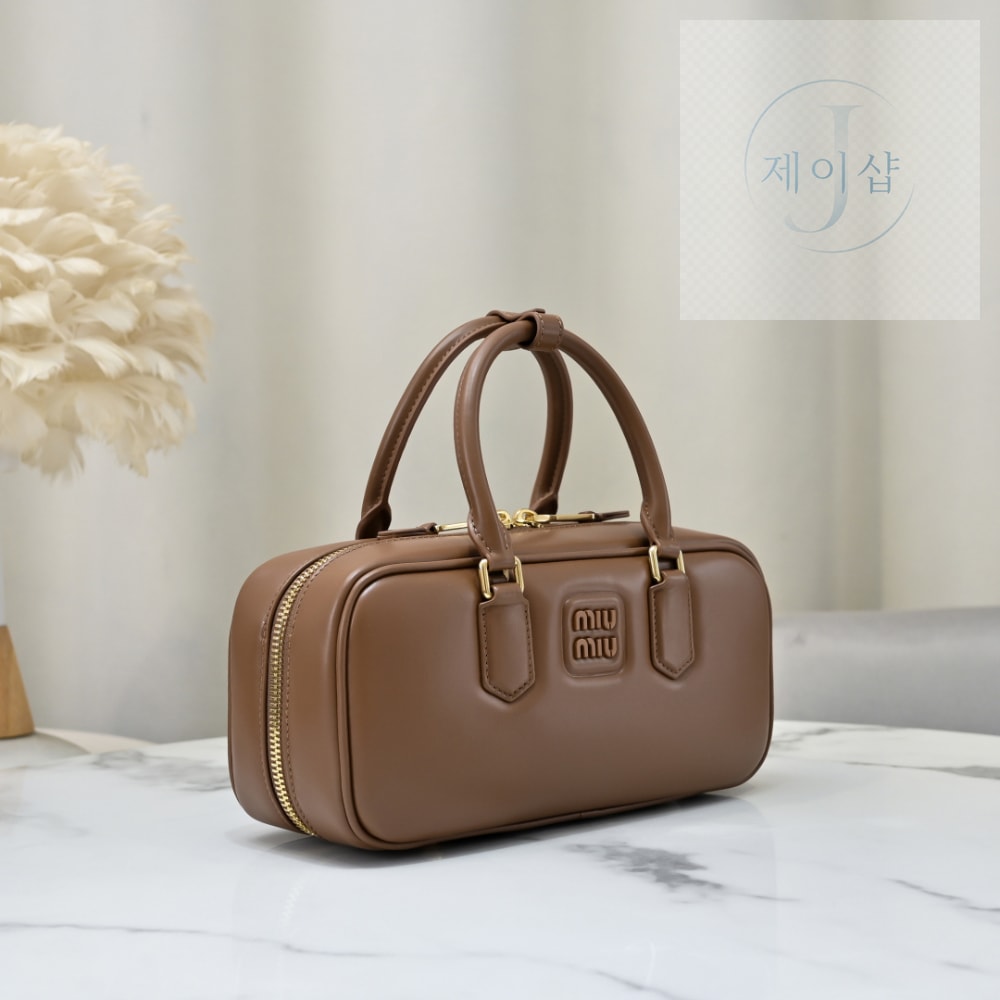 Miu Miu Arcadie Leather Large - 상세 이미지