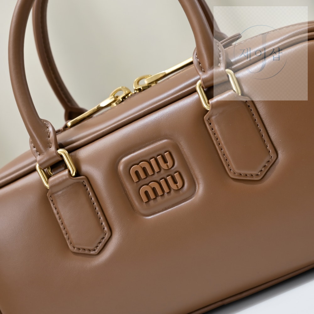 Miu Miu Arcadie Leather Large - 상세 이미지