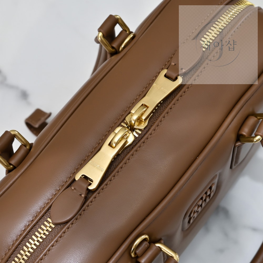 Miu Miu Arcadie Leather Large - 상세 이미지