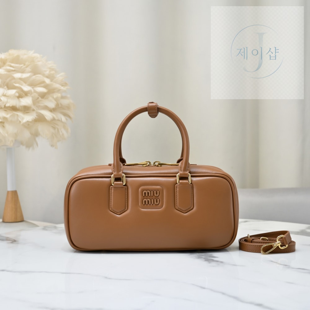 Miu Miu Arcadie Leather Large - 상세 이미지