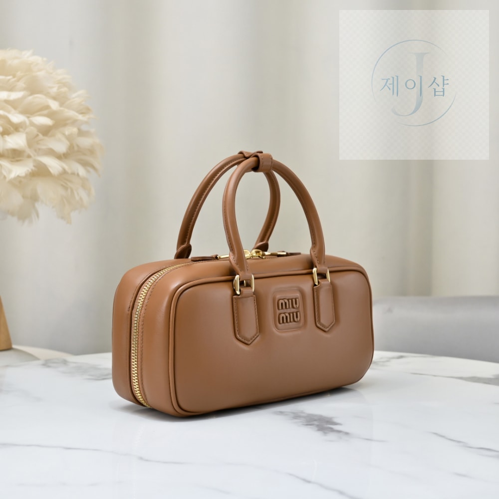 Miu Miu Arcadie Leather Large - 상세 이미지