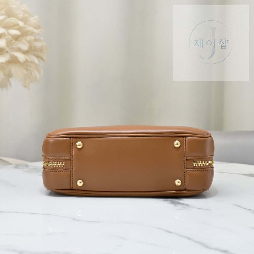 Miu Miu Arcadie Leather Large - 상세 이미지