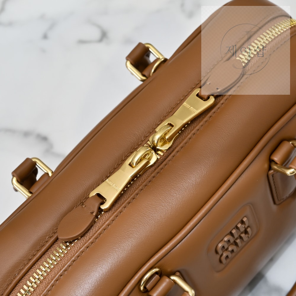 Miu Miu Arcadie Leather Large - 상세 이미지