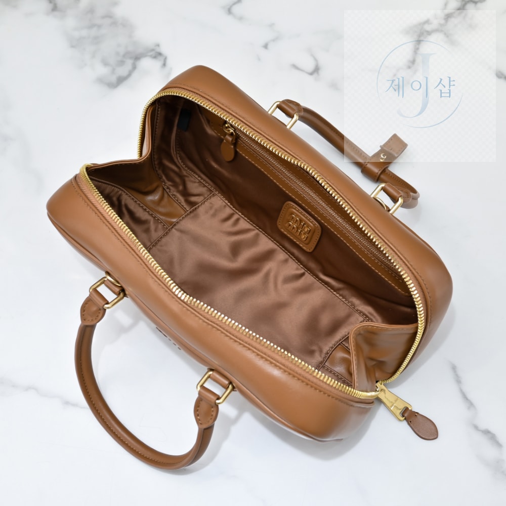Miu Miu Arcadie Leather Large - 상세 이미지