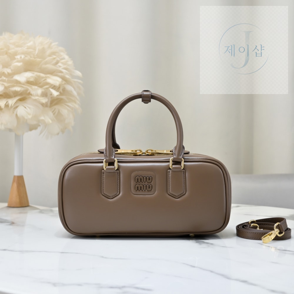 Miu Miu Arcadie Leather Large - 상세 이미지