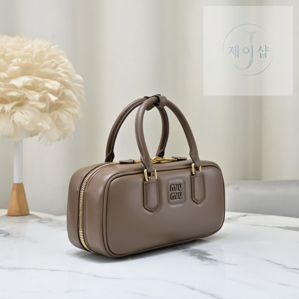 Miu Miu Arcadie Leather Large - 상세 이미지