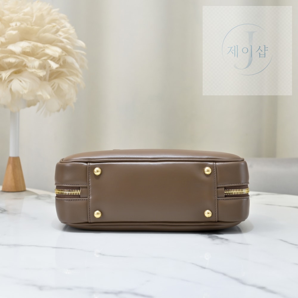Miu Miu Arcadie Leather Large - 상세 이미지