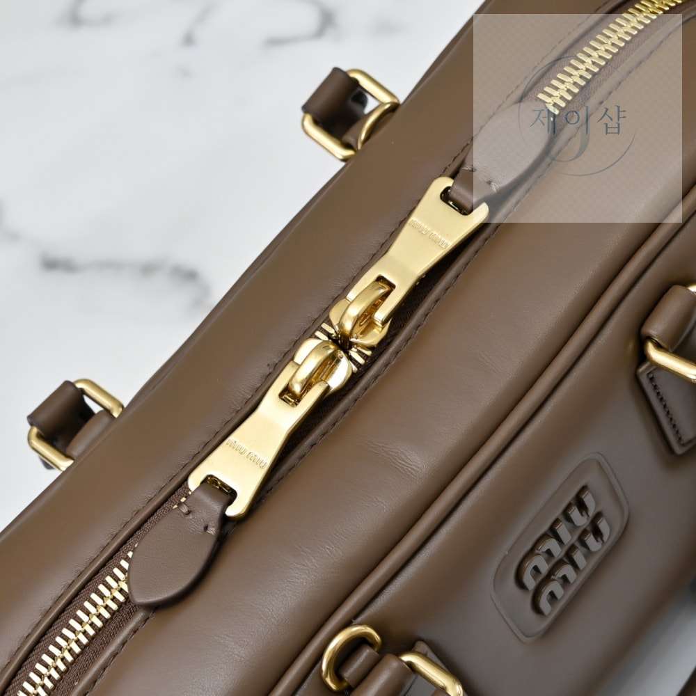 Miu Miu Arcadie Leather Large - 상세 이미지