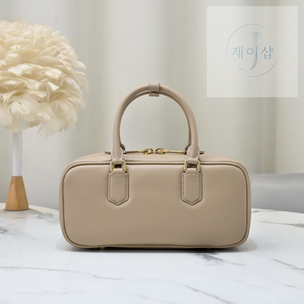 Miu Miu Arcadie Leather Large - 상세 이미지