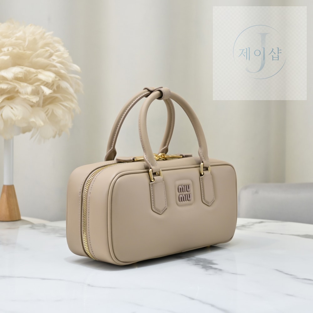 Miu Miu Arcadie Leather Large - 상세 이미지