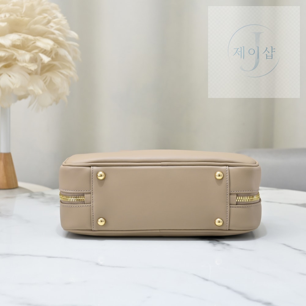Miu Miu Arcadie Leather Large - 상세 이미지