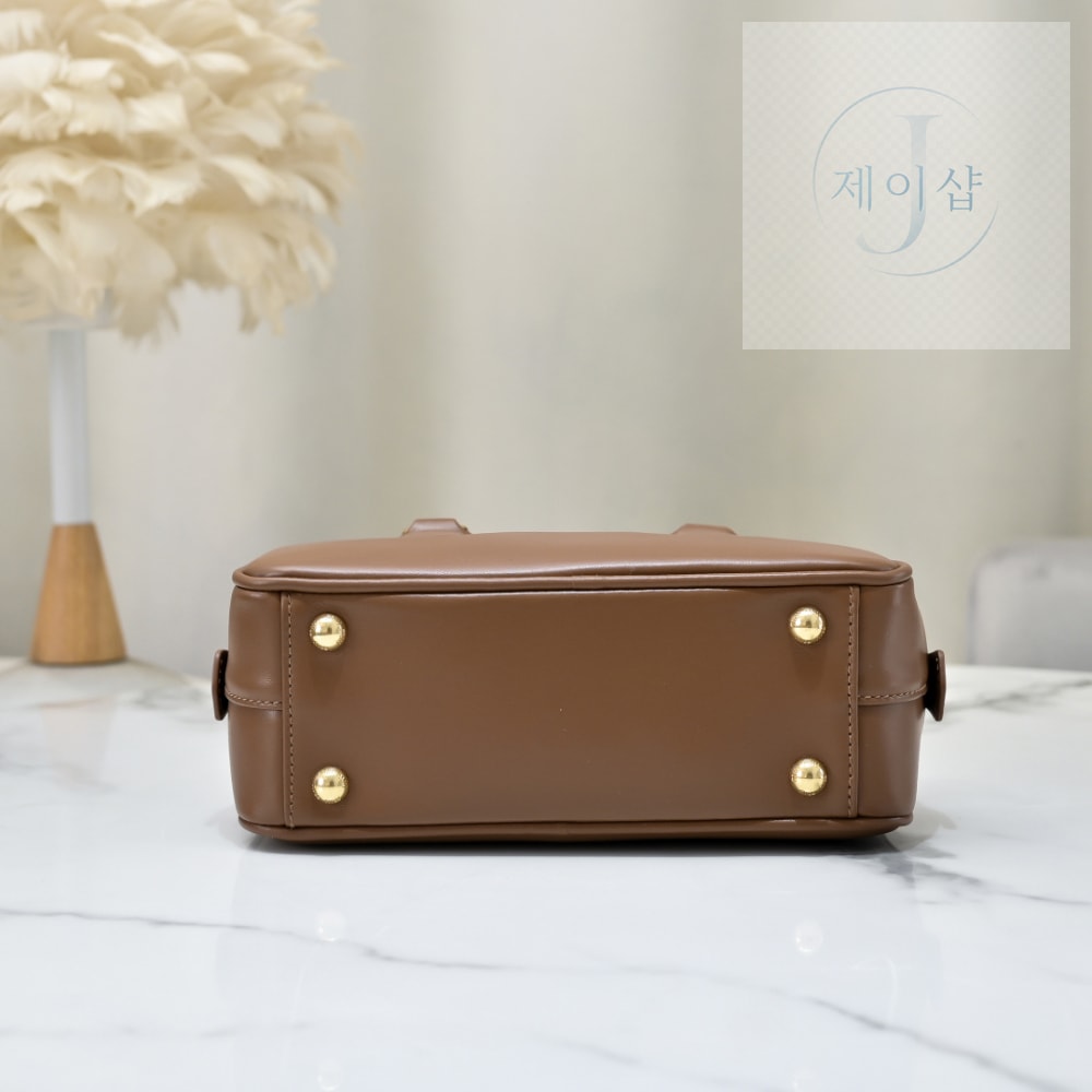 Miu Miu Arcadie Leather Regular - 상세 이미지