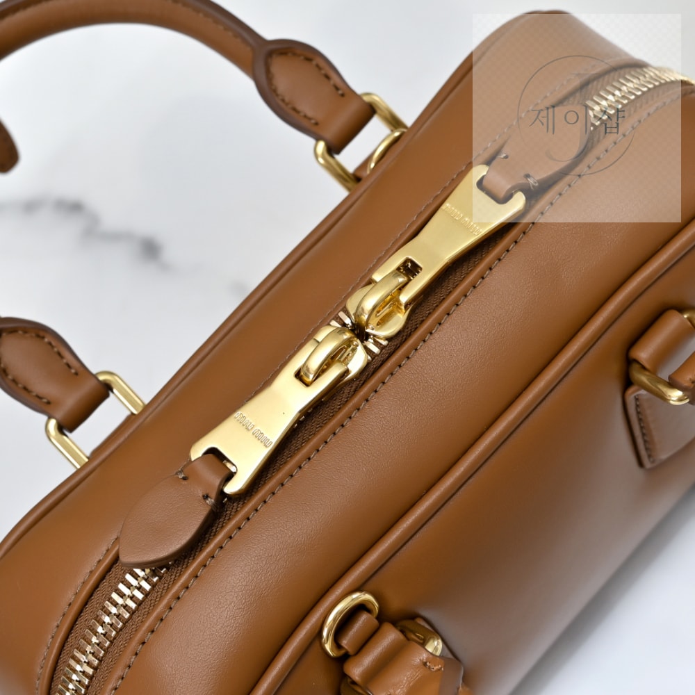 Miu Miu Arcadie Leather Regular - 상세 이미지