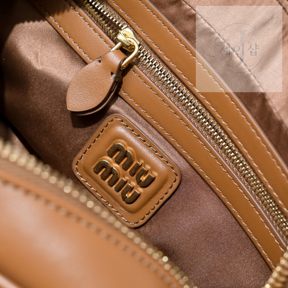 Miu Miu Arcadie Leather Regular - 상세 이미지