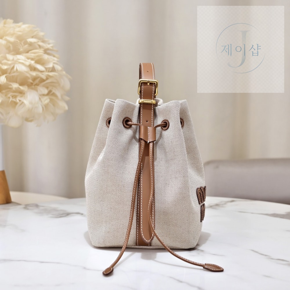 Miu Miu Canvas Leather Bucket - 상세 이미지