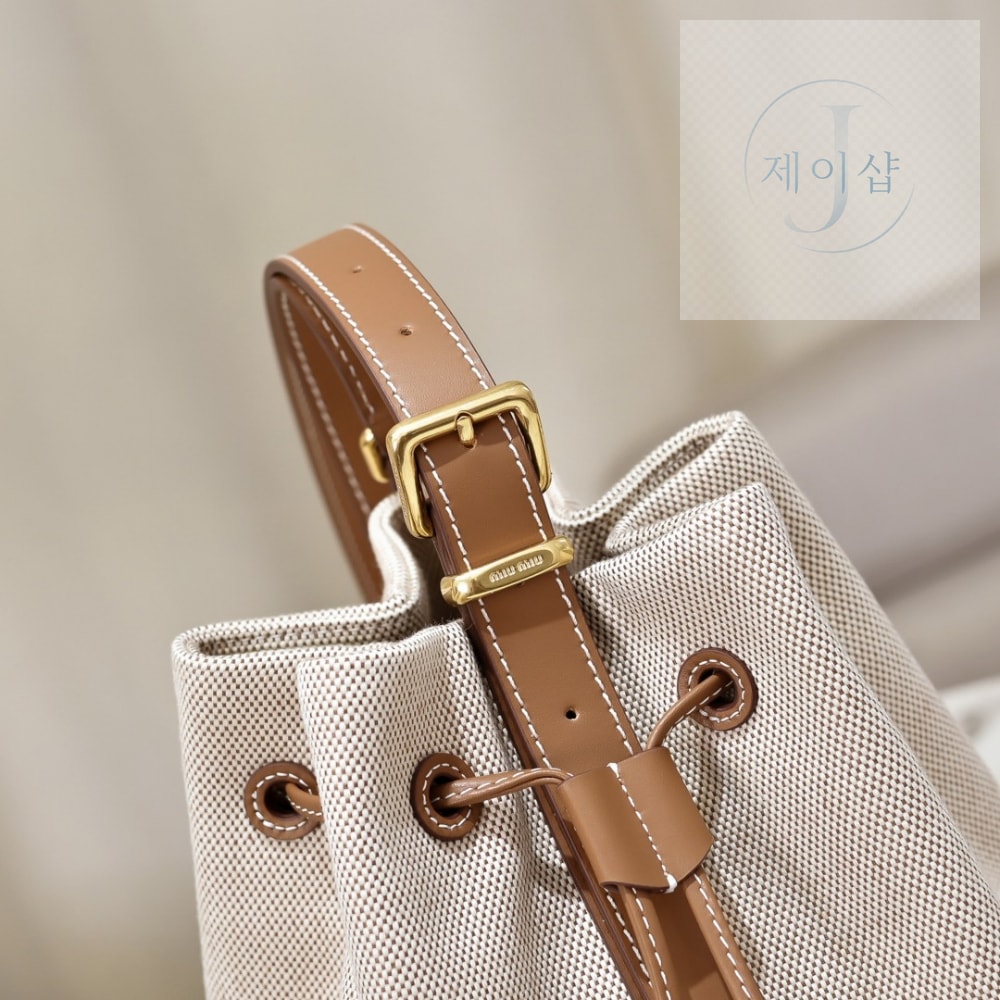 Miu Miu Canvas Leather Bucket - 상세 이미지