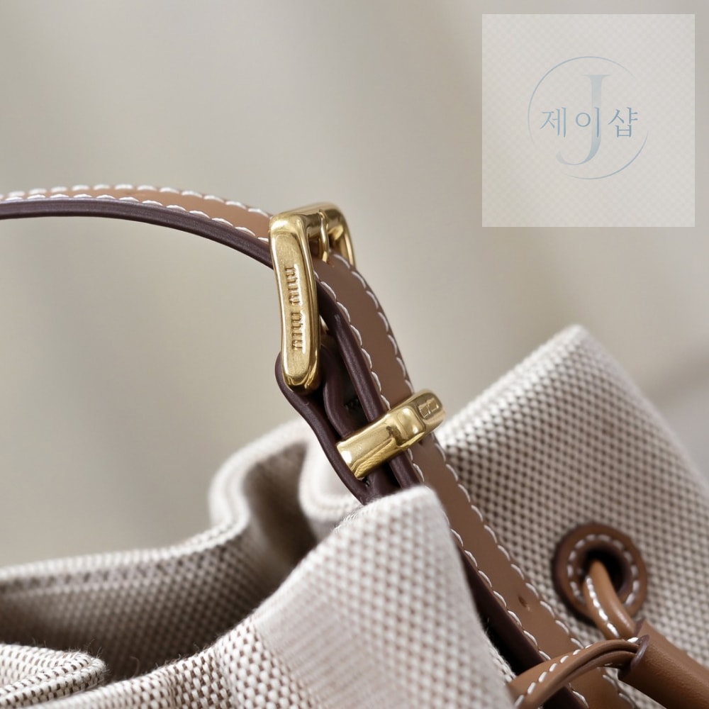 Miu Miu Canvas Leather Bucket - 상세 이미지