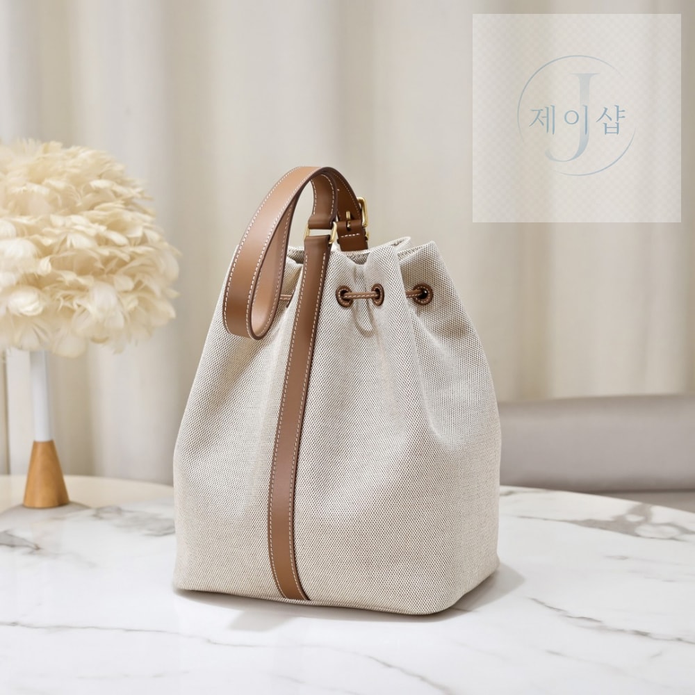 Miu Miu Canvas Leather Bucket - 상세 이미지