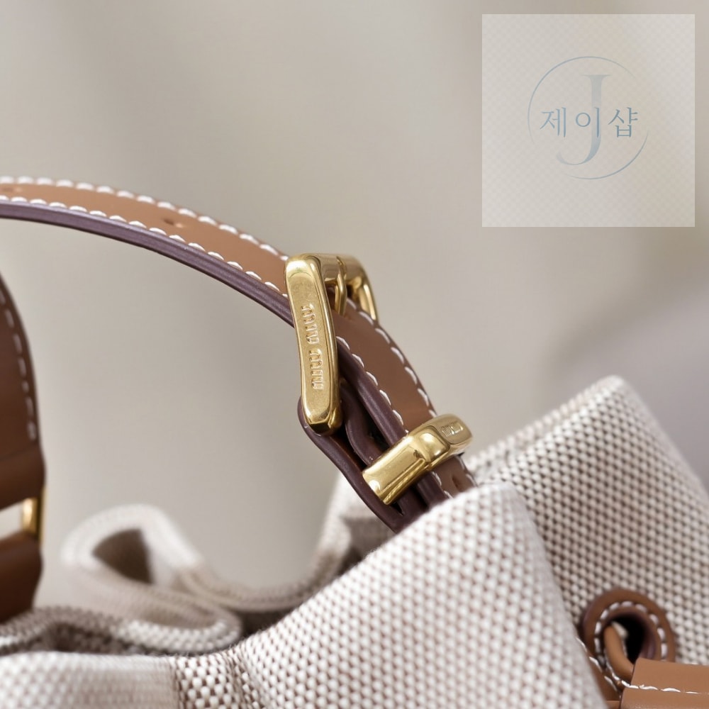 Miu Miu Canvas Leather Bucket - 상세 이미지