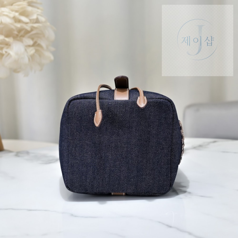 Miu Miu Denim Leather Bucket - 상세 이미지