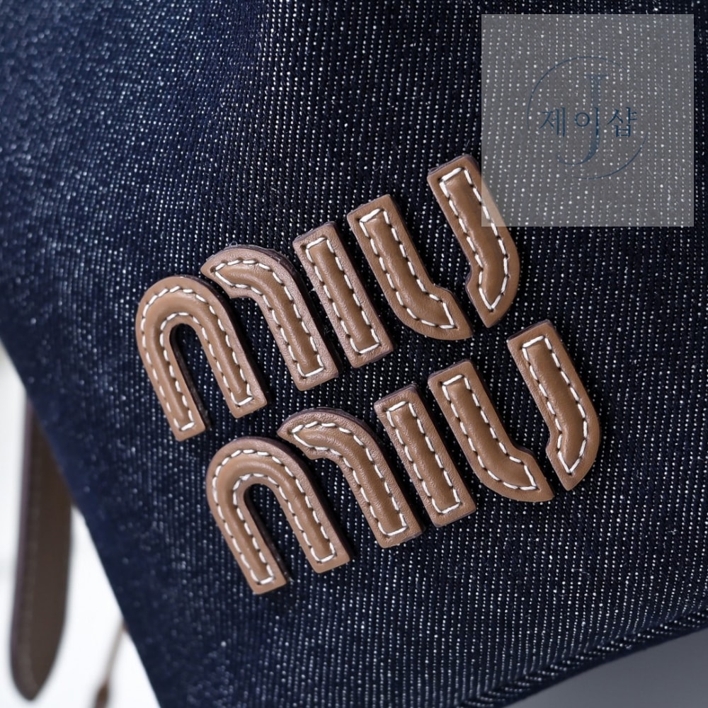 Miu Miu Denim Leather Bucket - 상세 이미지
