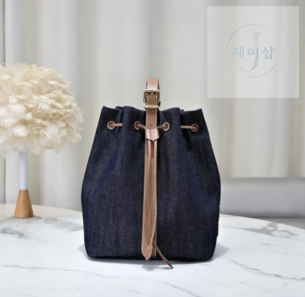 Miu Miu Denim Leather Bucket - 상세 이미지