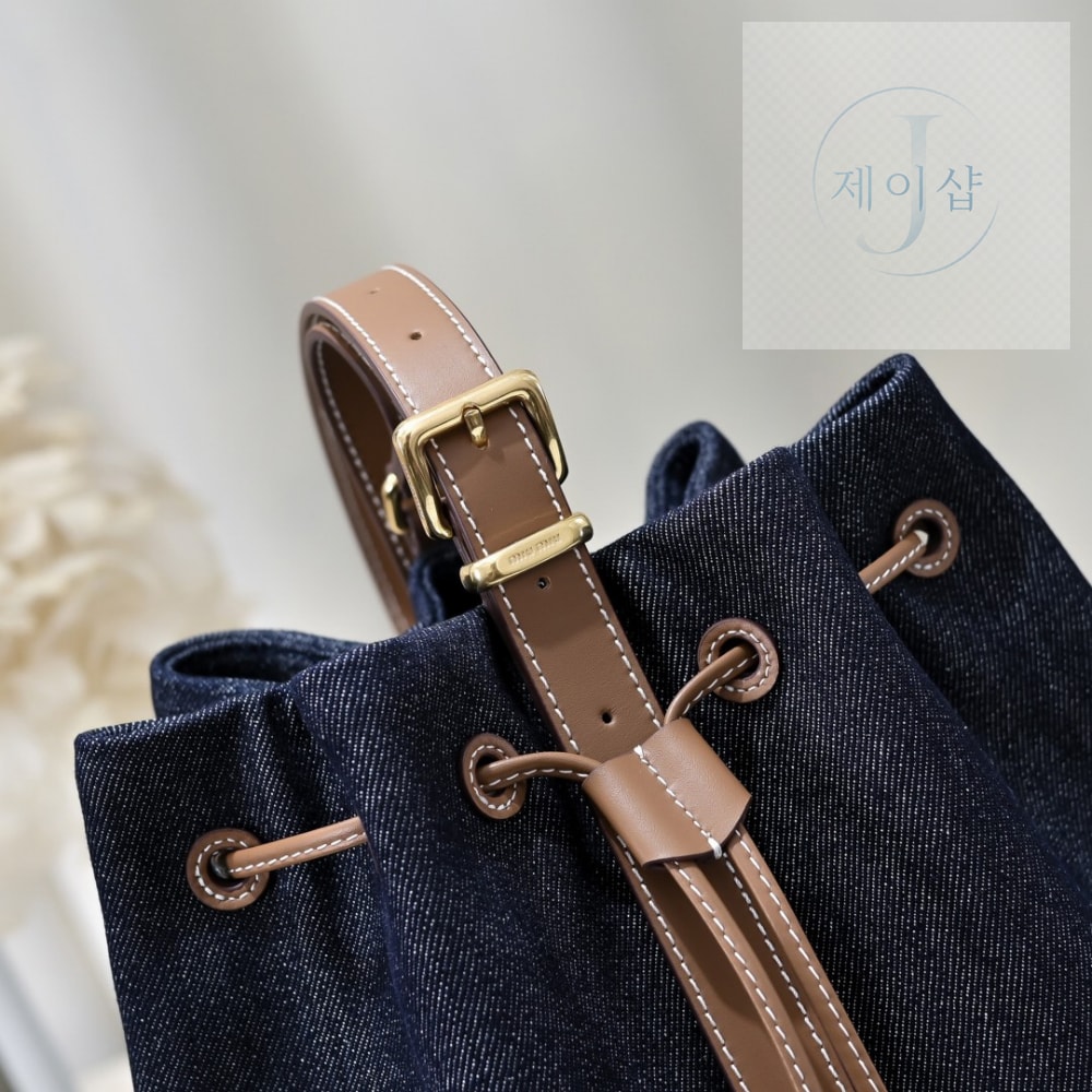 Miu Miu Denim Leather Bucket - 상세 이미지