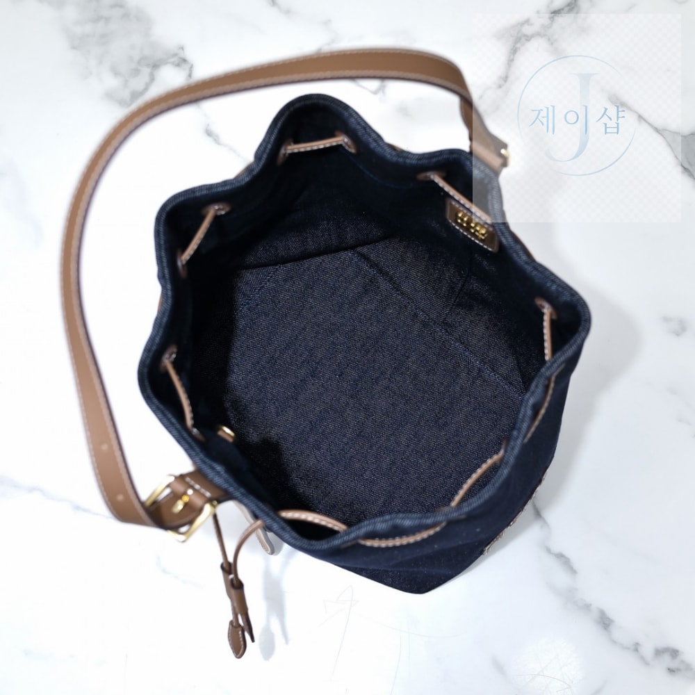 Miu Miu Denim Leather Bucket - 상세 이미지