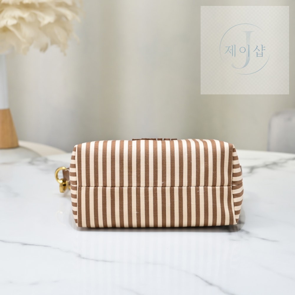 Miu Miu Gabardine Pouch - 상세 이미지