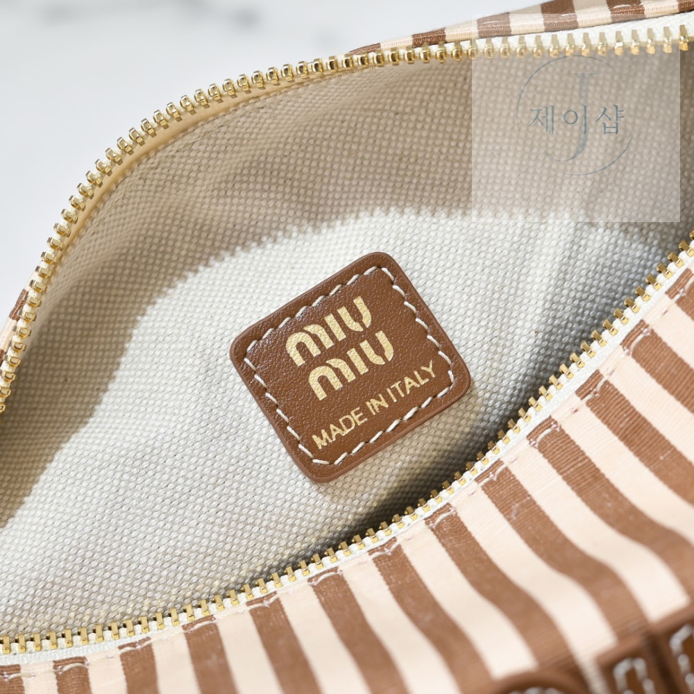 Miu Miu Gabardine Pouch - 상세 이미지