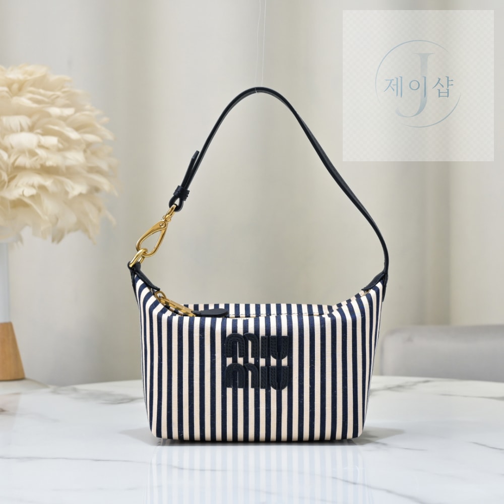 Miu Miu Gabardine Pouch - 상세 이미지