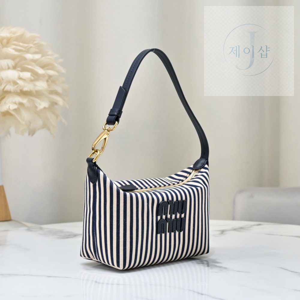 Miu Miu Gabardine Pouch - 상세 이미지